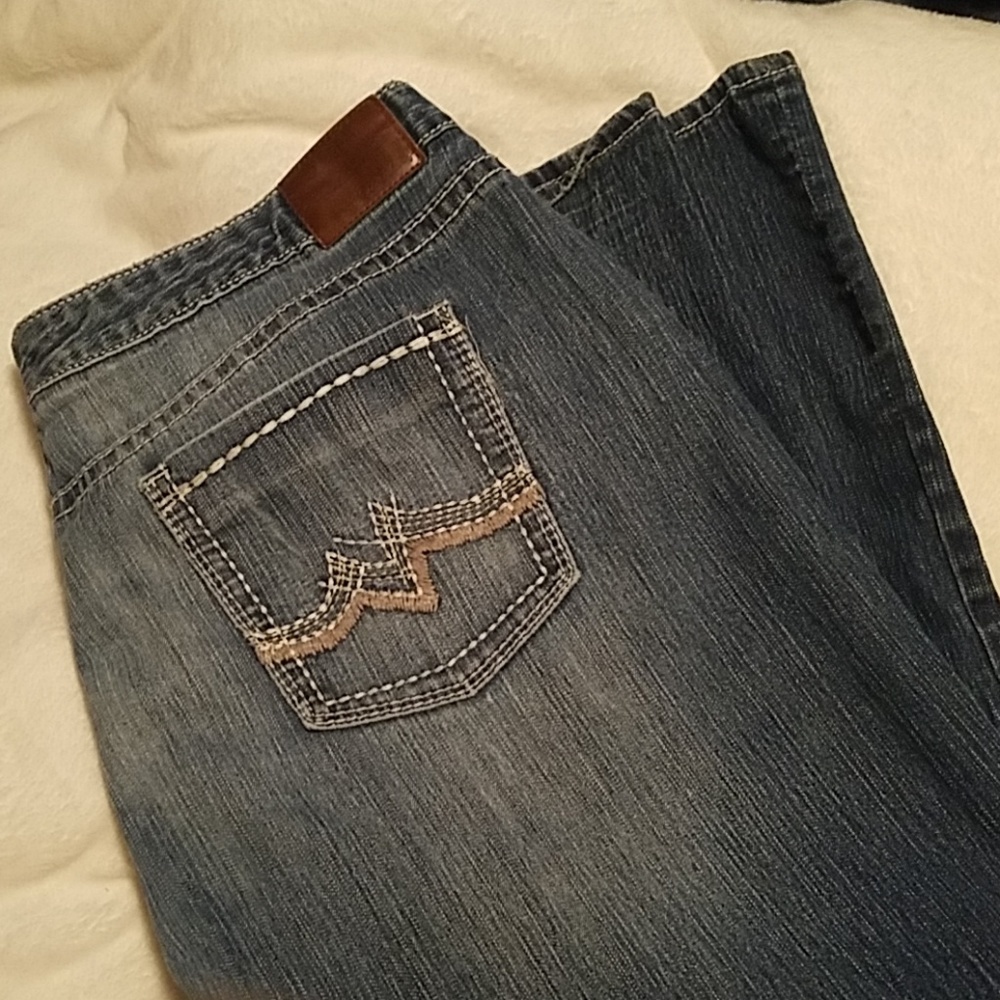 Maurices 17/18 short pant